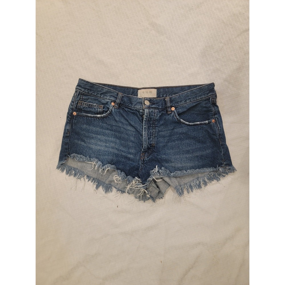 Free‎ People denim Cut Off Style shorts: Button Fly, Medium Wash, Women's 31